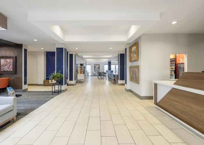 Holiday Inn Express Pembroke By Ihg