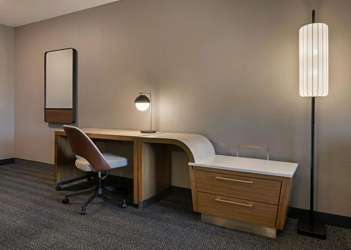 Courtyard By Marriott Sacramento Midtown Hotel