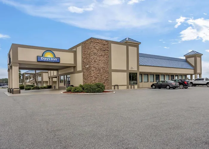 Days Inn By Wyndham Adel I-75