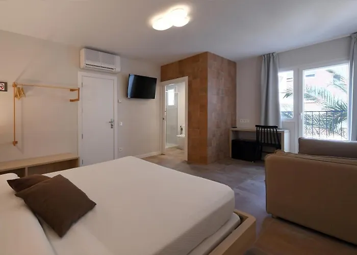 El Cami Hotel