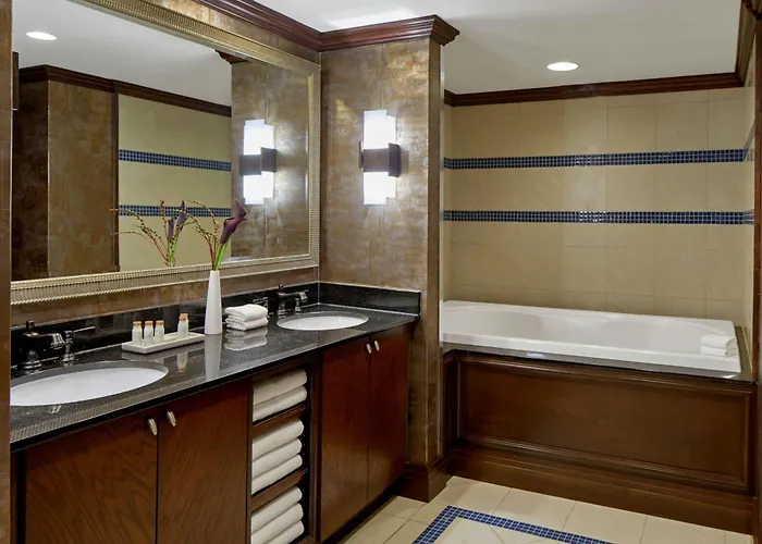 Renaissance Mobile Riverview Plaza Hotel