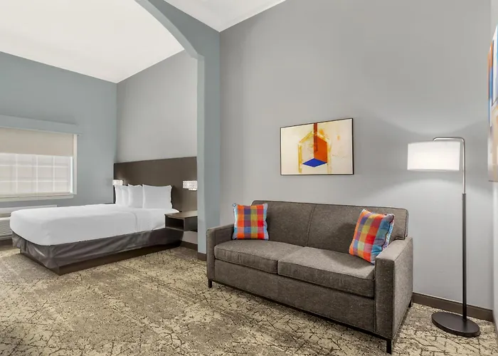 Best Western Plus New Caney Inn & Suites