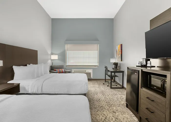 Best Western Plus New Caney Inn & Suites