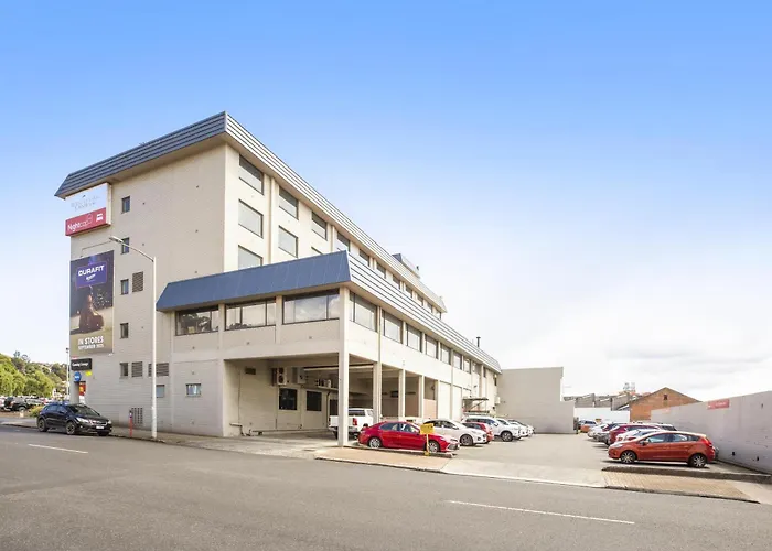 Burnie Central Townhouse Hotel