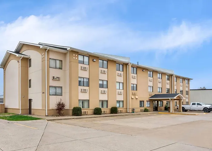 Super 8 By Wyndham Evansville East