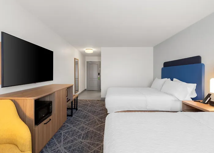 Hampton Inn & Suites New Castle, Pa