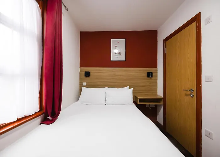 Arinza Hotel, London Ilford