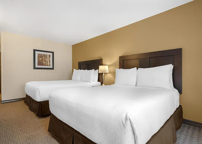 Best Western Plus Baker Street Inn