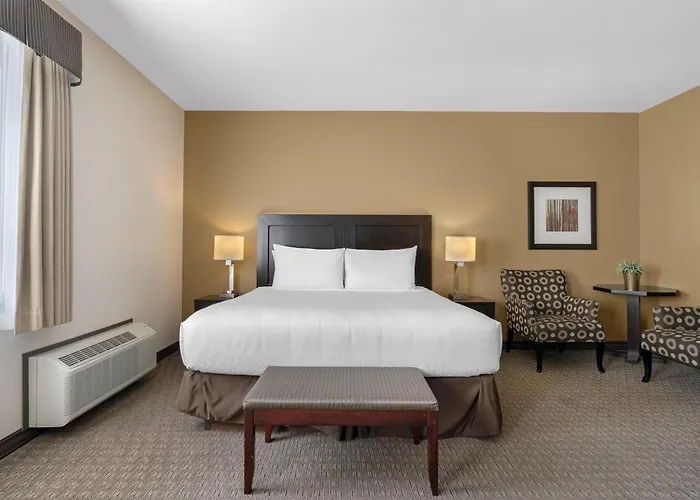 Best Western Plus Baker Street Inn