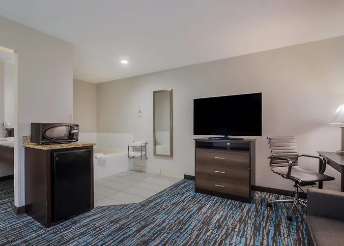 Clarion Pointe Harrodsburg-Danville