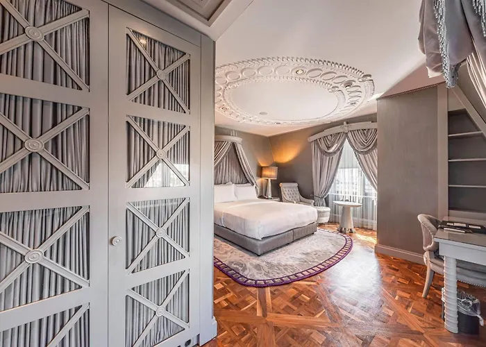 Wyndham Grand Istanbul Kalamis Marina Hotel