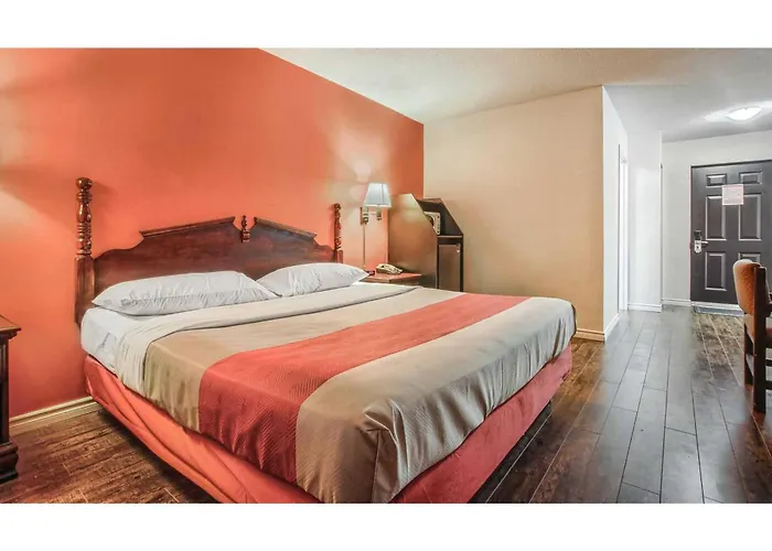 Motel 6-Windsor, On
