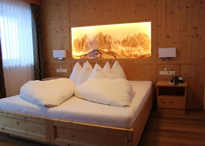 Hotel Ronce Urtijëi