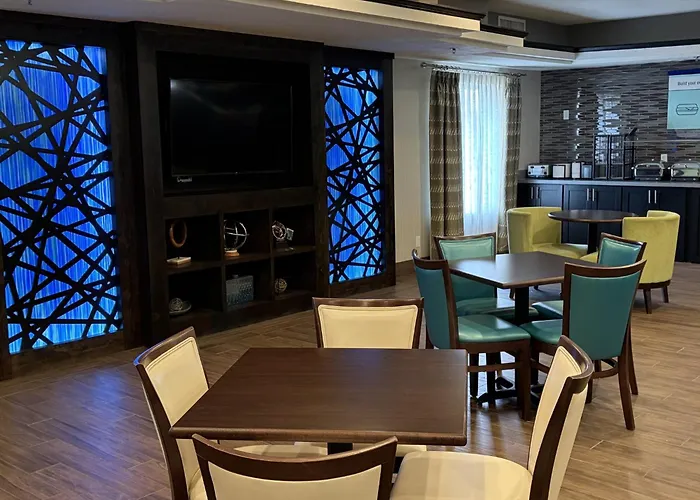 Garner Hotel Liberal North By Ihg