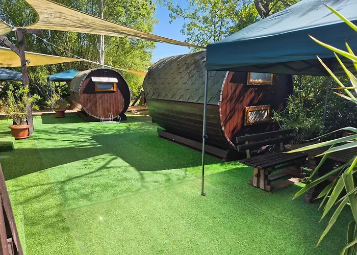 Mini Hotel Übernachten Im Gurkenfass