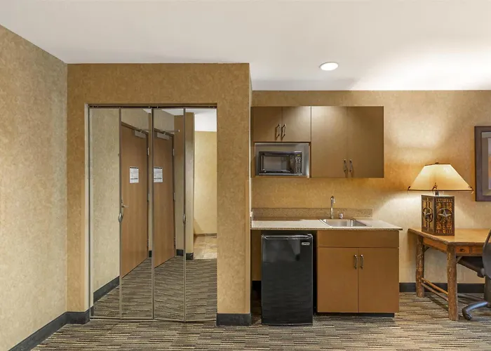 Best Western Plus Kelly Inn&Suites