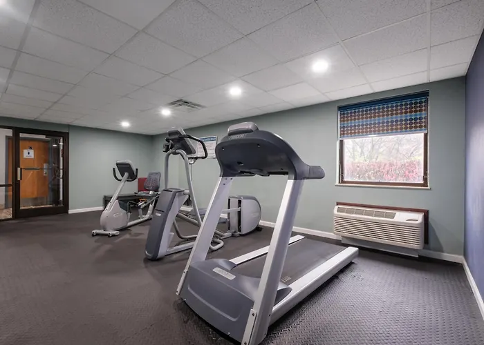 Baymont By Wyndham Louisville Airport South