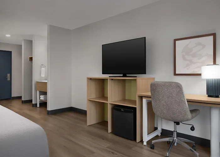Spark By Hilton Lakewood Denver Southwest