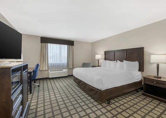 Best Western North Bryant Inn