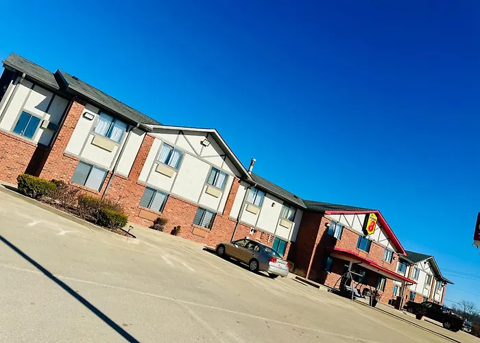 Super 8 By Wyndham Warrenton