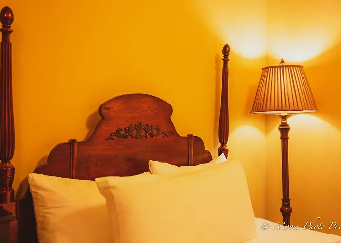 Grant Hall Hotel