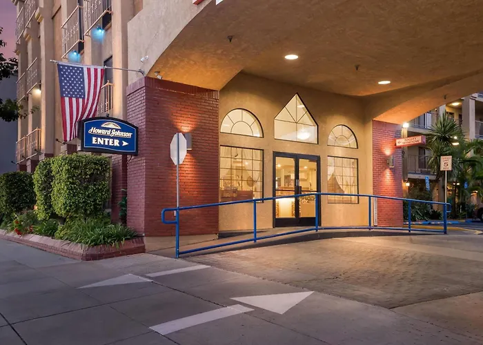 Howard Johnson By Wyndham Pasadena