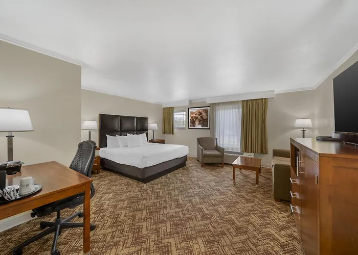 Best Western Plus Northwoods Inn