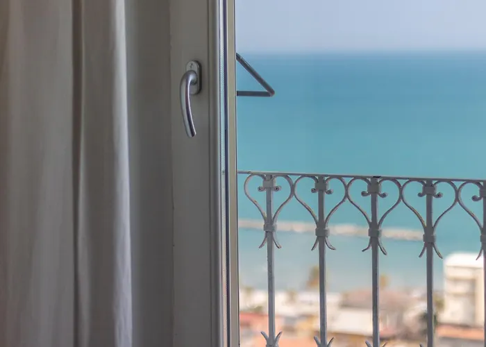 B&B Tre Finestre sul Mare