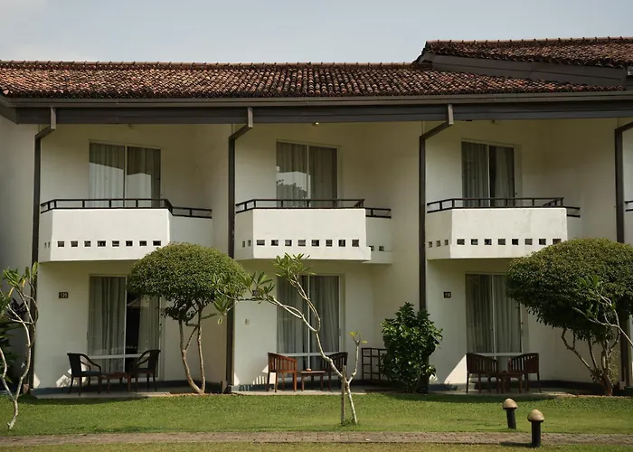 Hibiscus Beach Hotel & Villas - 10 Percent Off On All Food & Beverages