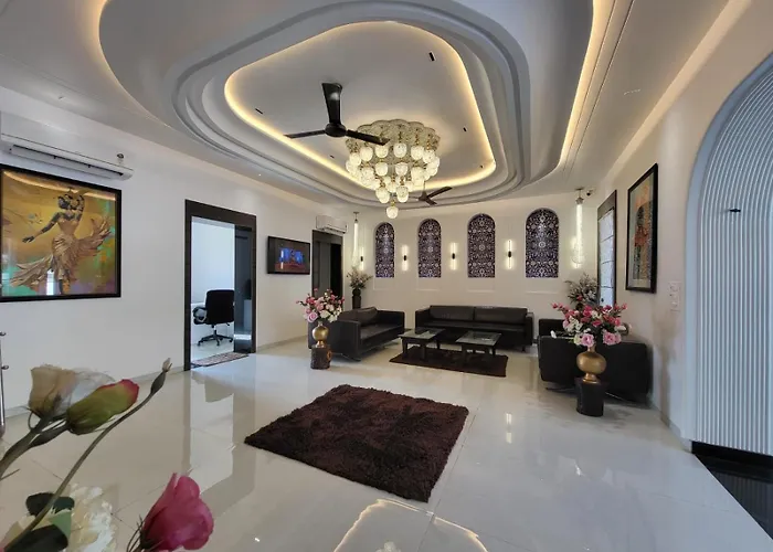 Jhansi Hotel