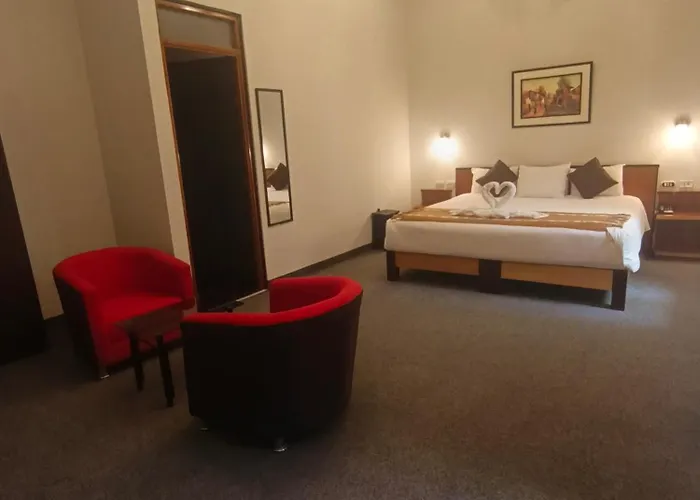 Colonial Plaza Hotel