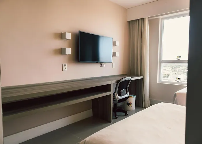 Ramada Hotel & Suites Campos Pelinca