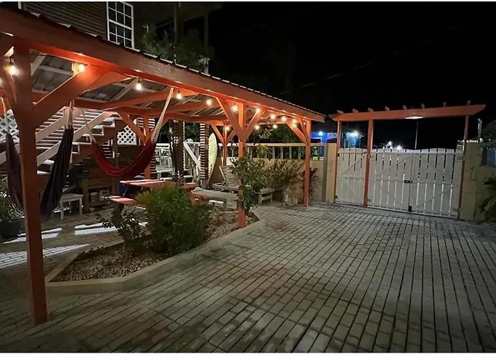 Blue Wave Guest House