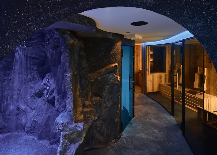 Dolomites Wellness Hotel Savoy La Villa 