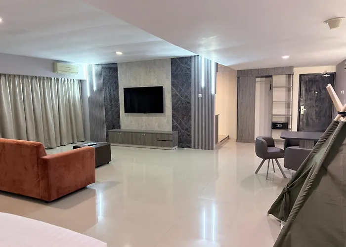 Swiss-Belhotel Waterfront Makassar