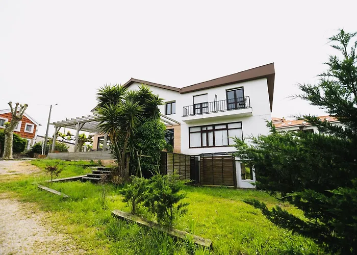 Latas Surf Lodge Loredo