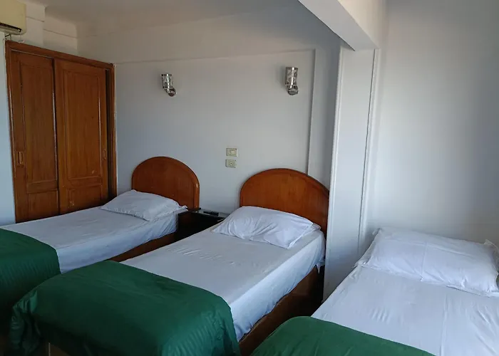 Royal Crown Residents Hotel عائلات فقط Families Only