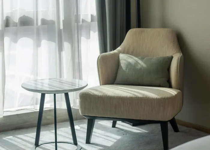 Doubletree By Hilton Shenzhen Longhua: Central Location Near Metro & Attractions