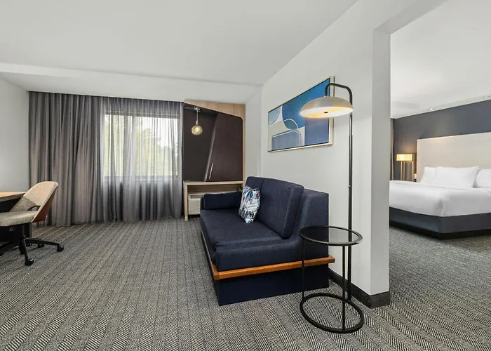 Courtyard By Marriott Oxford