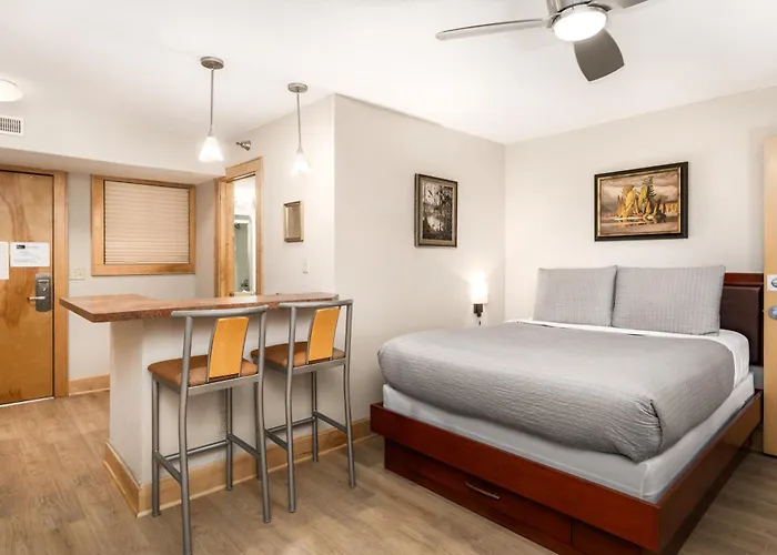 East Bay Suites
