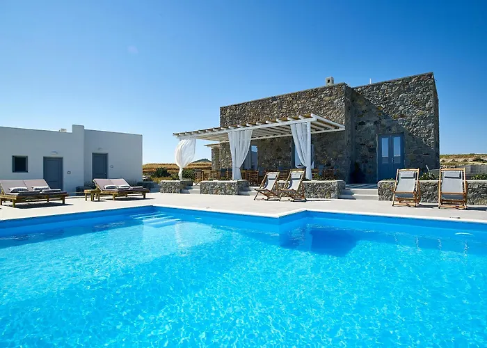 Lithos Luxury Rooms (Adults Only)