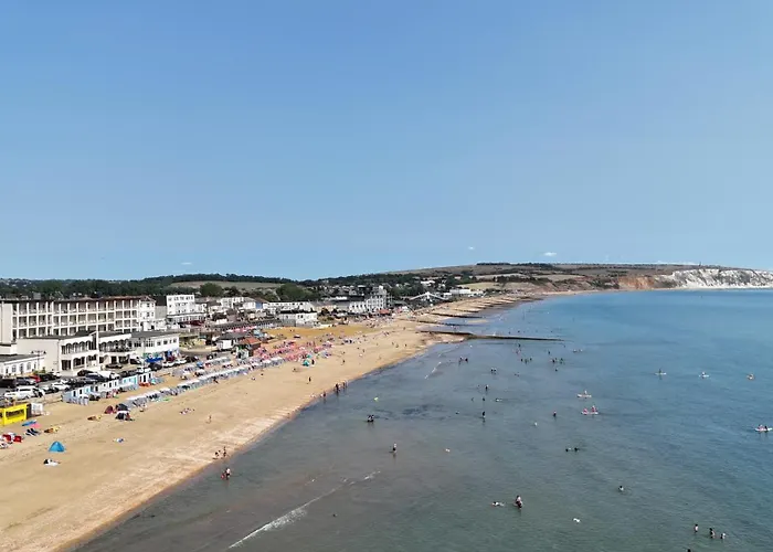 Bay View - Seafront - Sandringham Hotel, Sandown, Isle Of Wight - Car Ferry Ticket From 109 Pounds