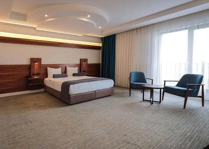 Karpalas City Hotel & Spa