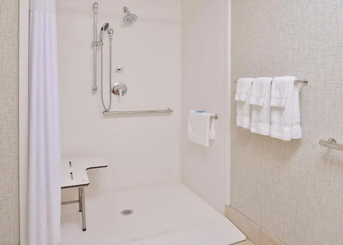 Holiday Inn Express & Suites - Kansas City - Lee'S Summit By Ihg