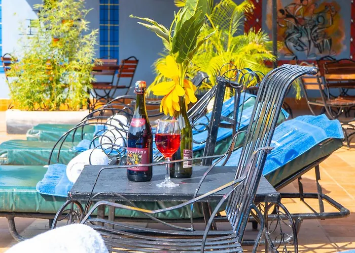 Miryams Village Inn Safari Lodge