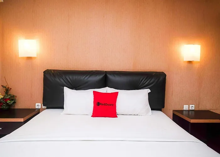 Reddoorz Plus At Grand Populer Hotel Makassar