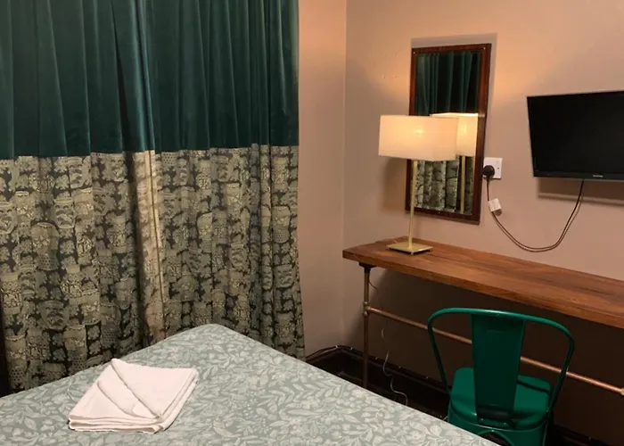 Four Stars Hotel London