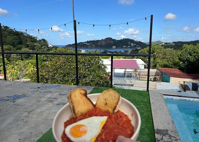 Buena Onda Backpackers