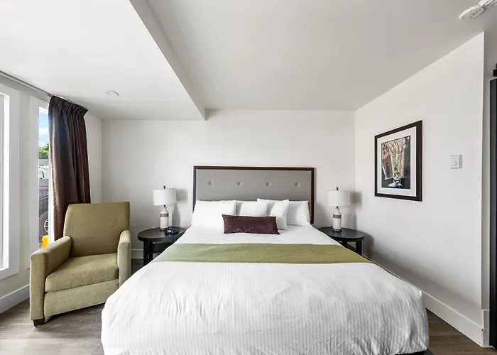 Shores Inn & Hotel