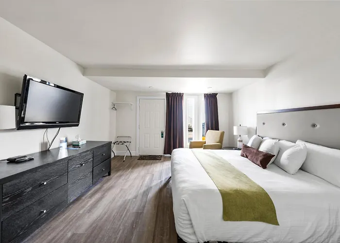 Shores Inn & Hotel